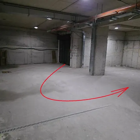 2bdr With Free Secured Parking Space 아파트 소피아